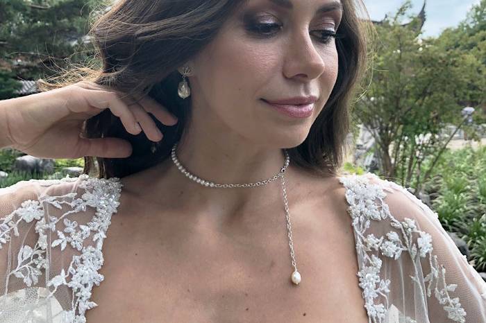 Wedding pearl necklace