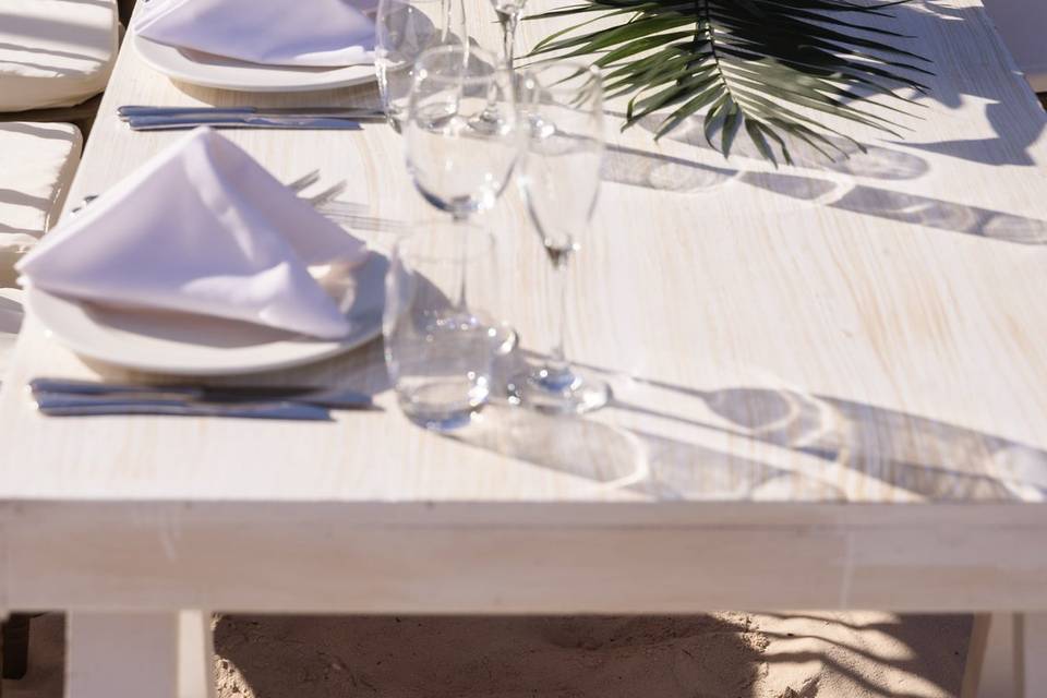 Tropical beach table