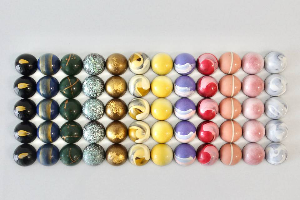 Hand-painted bonbons