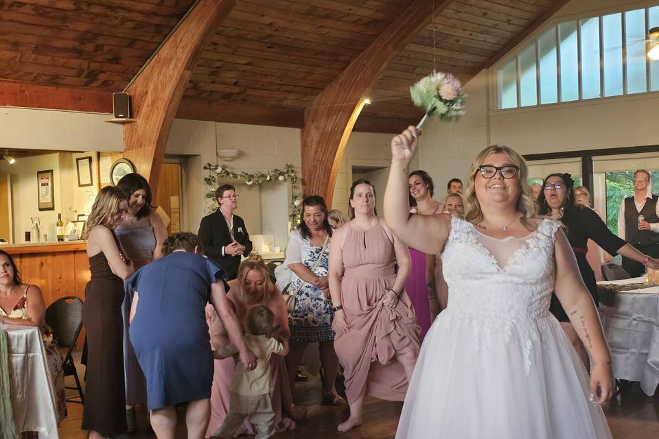 Bouquet Time with Laurie