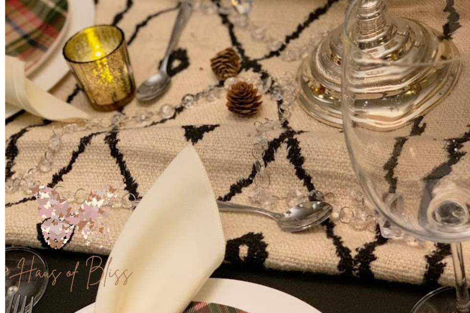 Christmas party table decor