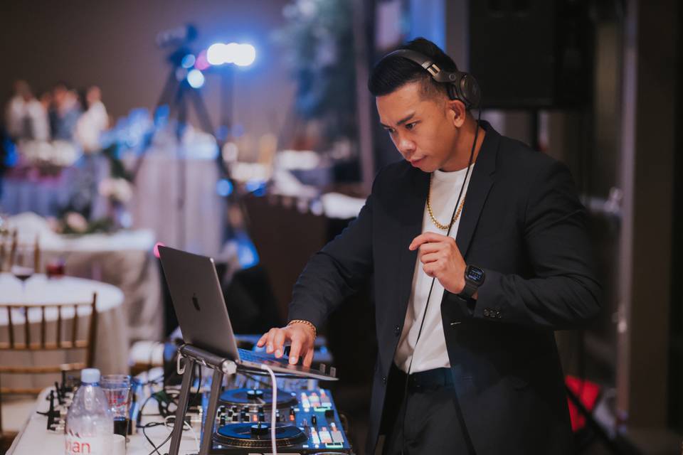 DJ Halftime - behind the booth