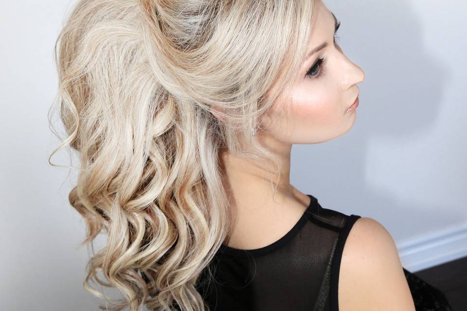 Luxurious Ponytal Hairstyle