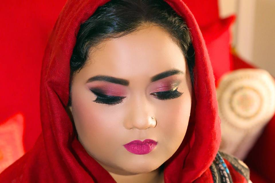 Smokey reds makeup