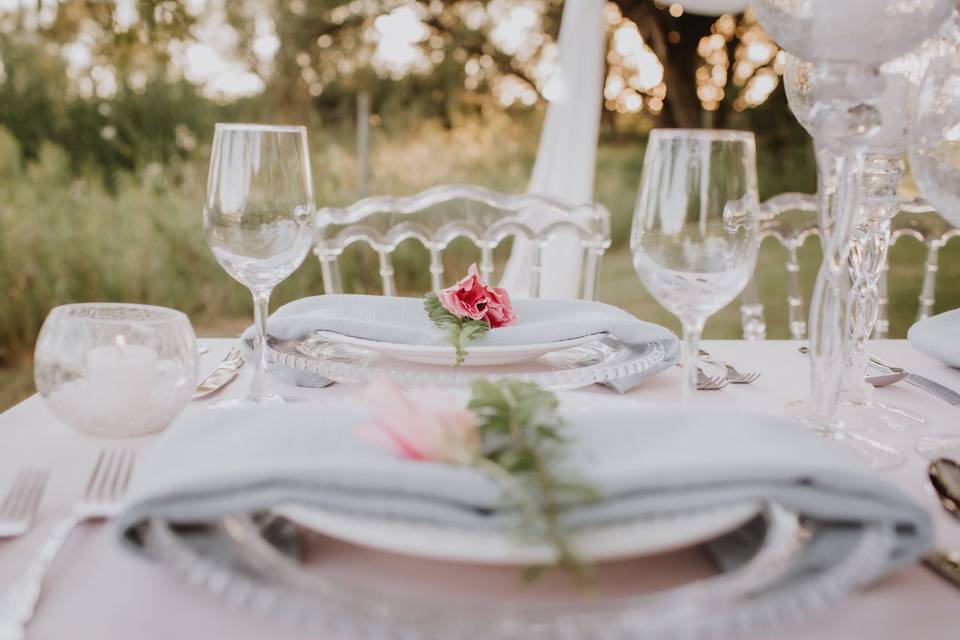 Floral table accents