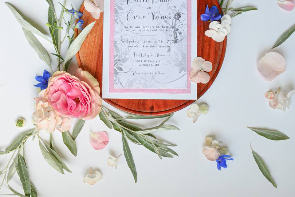 Invitation flat lay flowers