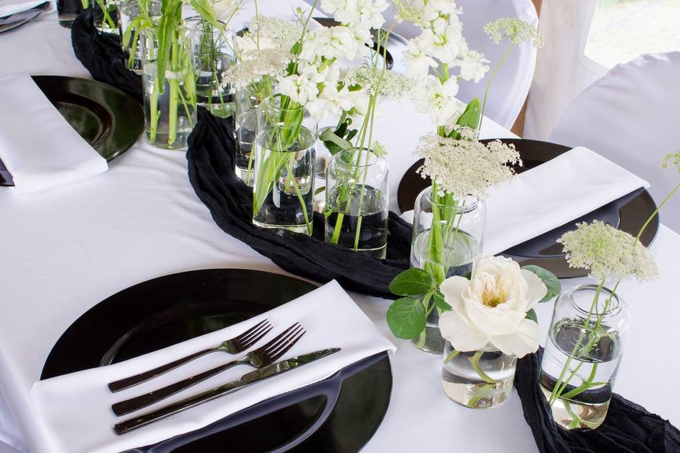 Modern White Budvase Table