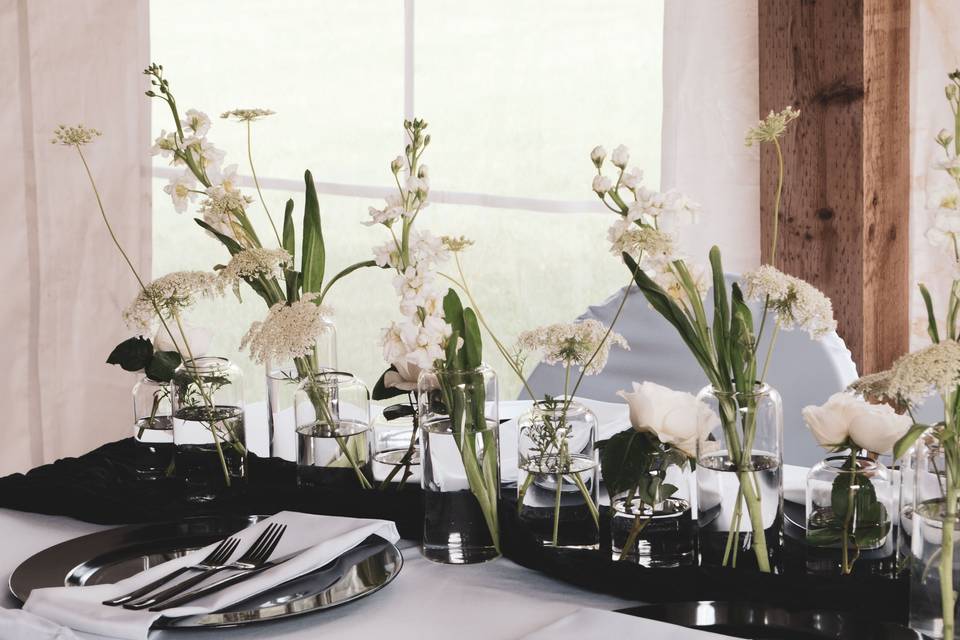 Modern White Budvase Table