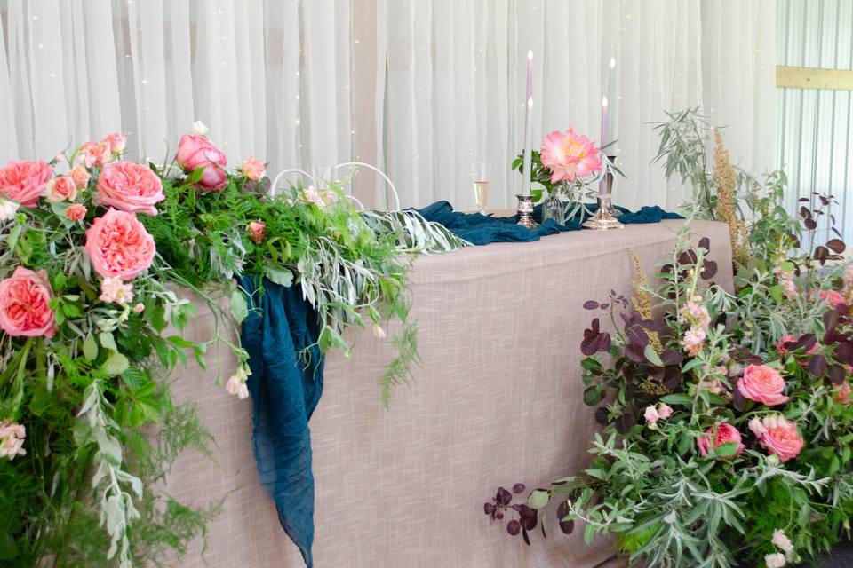 Sweetheart Table Teal/Taupe