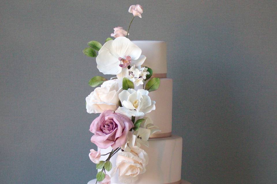 Fondant cake sugar flowers