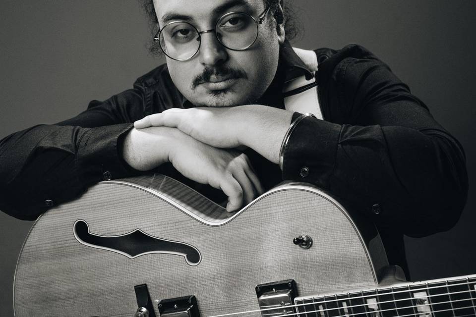 Jazz guitar in motion