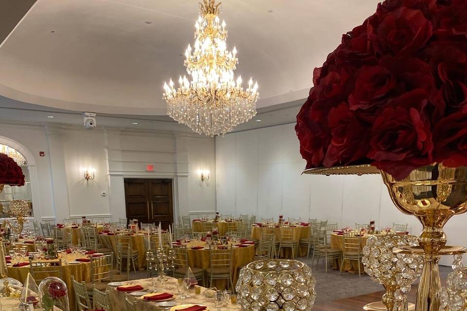 Gold and red wedding decor