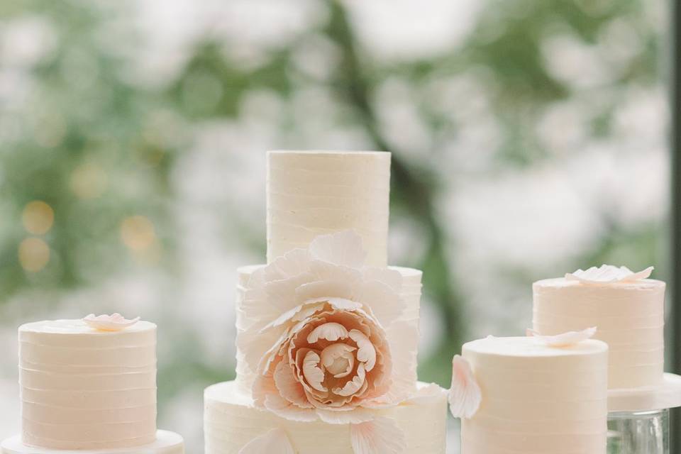 Mini Wedding Cake Display