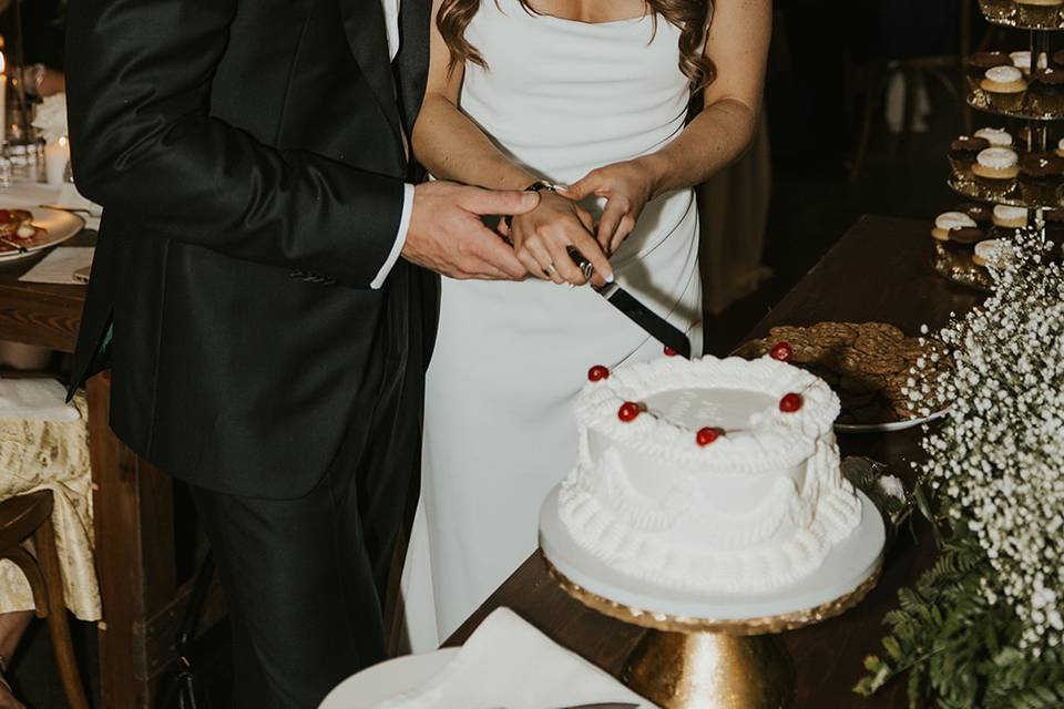 Cake cutting