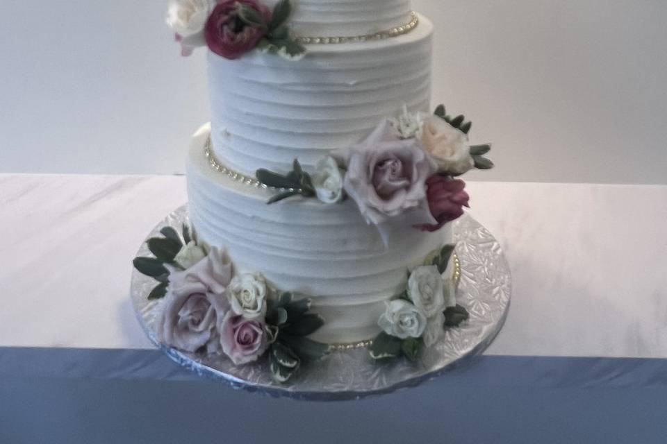 Grand luxury floral cake