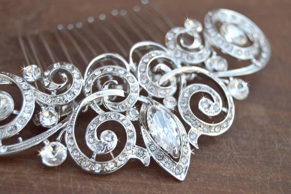 Crystal haircomb