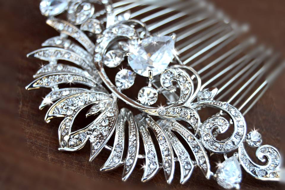 Crystal haircomb