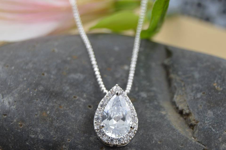 Crystal drop necklace