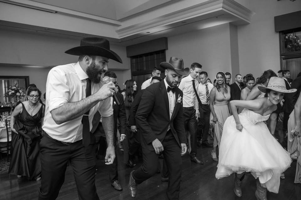 URBAN COWBOY LINE DANCING - Entertainer - Toronto - Weddingwire.ca