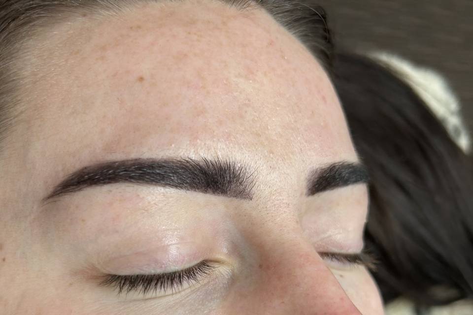 Eyebrow tint