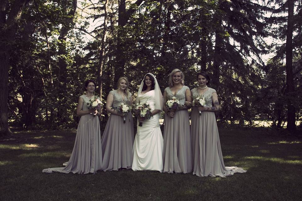 Holding bouquets, Photo: Colwyn Paddon