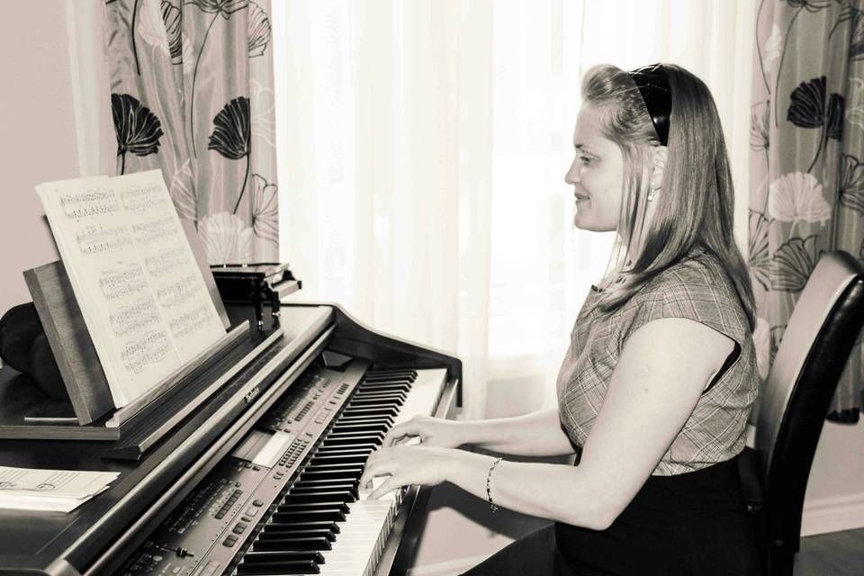 Ivana Jokic Pianist