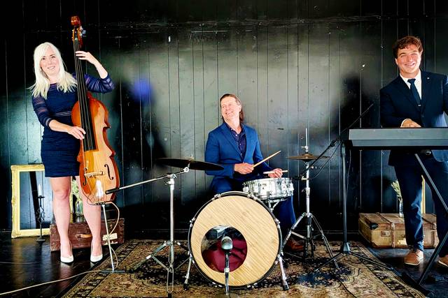 Live Trio