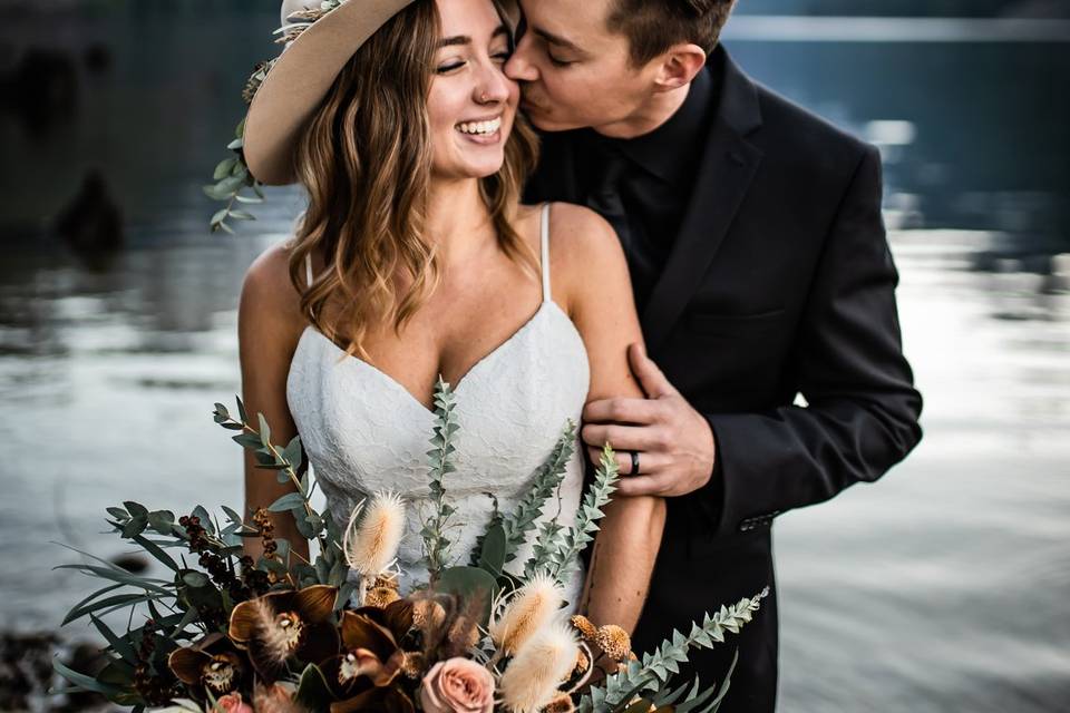 Boho hat and bouquet
