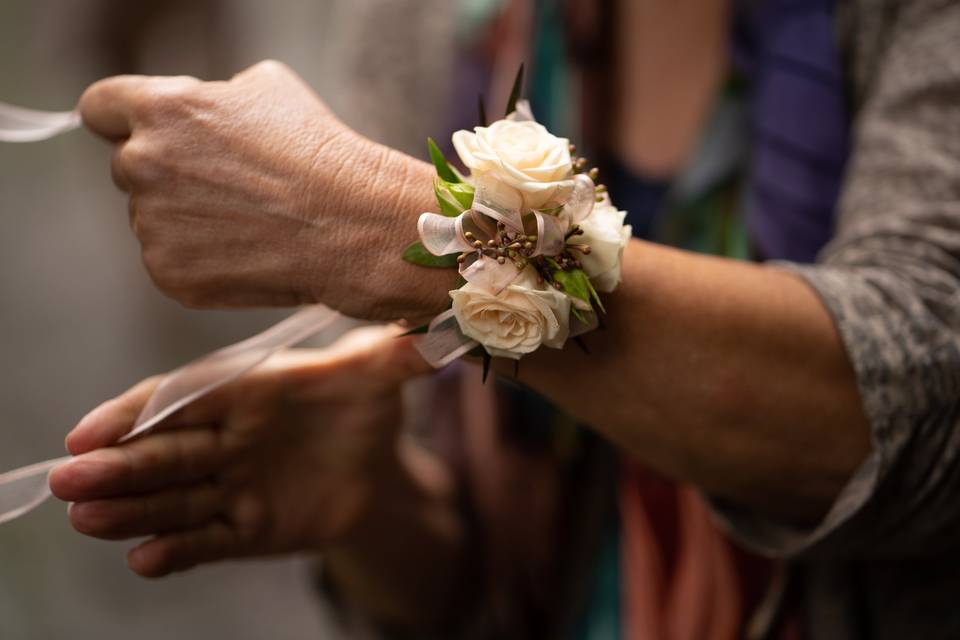 Wrist corsage