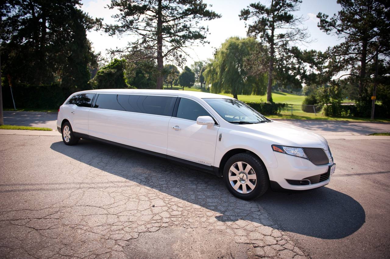 Epic Limo - Transportation - Kitchener - Weddingwire.ca