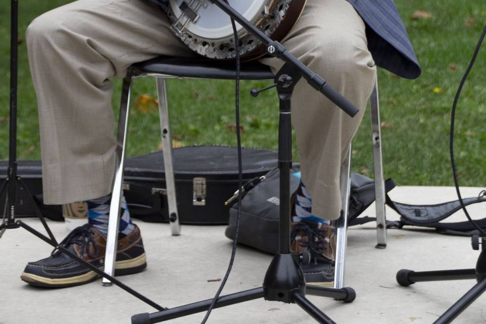 Closeup of banjo player