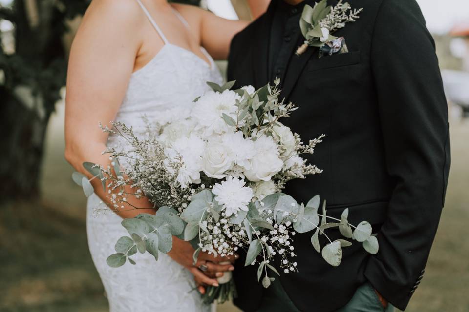 Neutral Bouquet