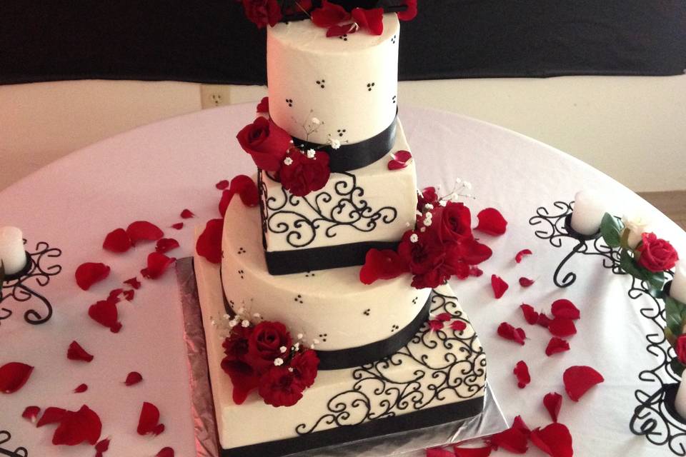 Suitcase wedding cake roses