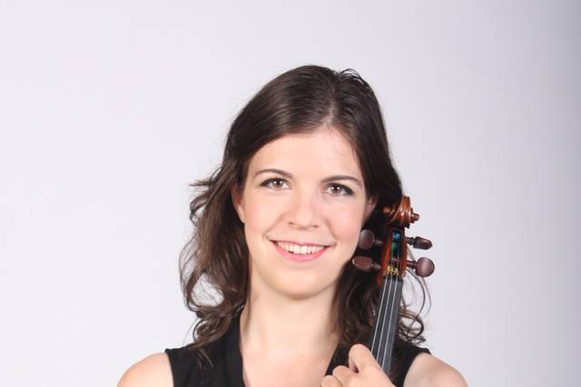 Lindsey Herle, violinist