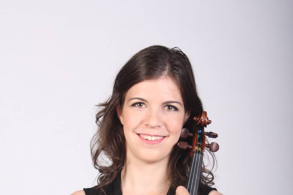 Lindsey Herle, violinist