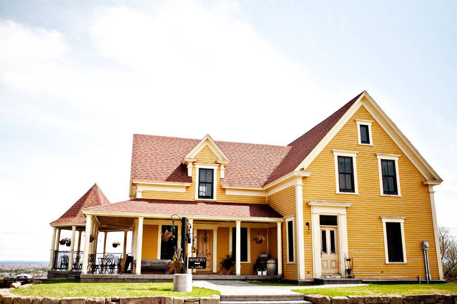 Magnetic Hill Winery And B&B - Venue - Moncton - Weddingwire.ca