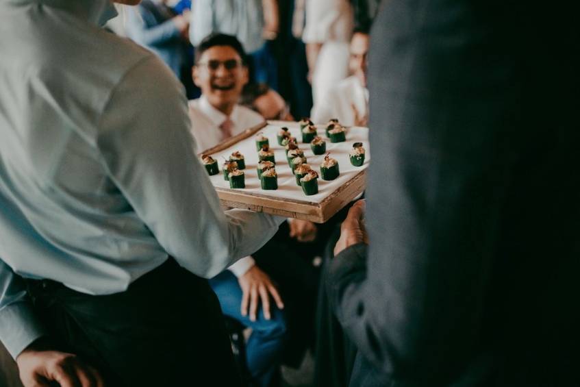 Canapés to begin