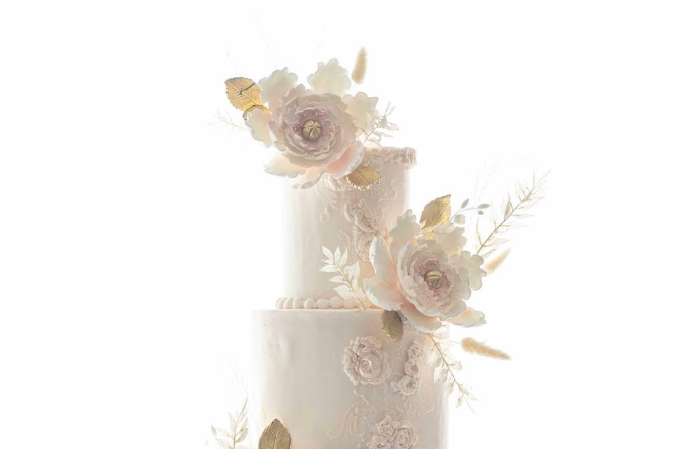 Floral textures wedding cake