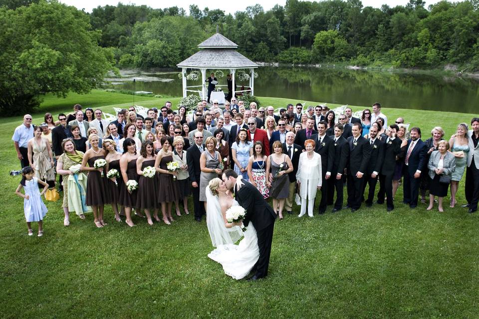 Group photo outdoor wedding