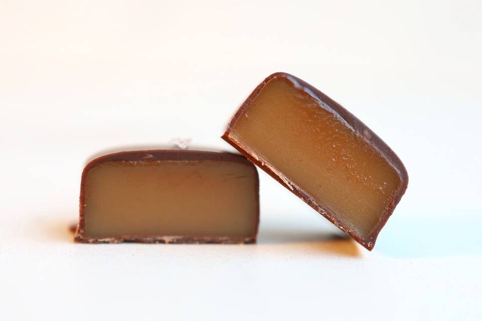 Dipped caramels
