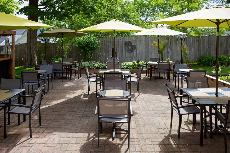 Patio Dining at Graydon's