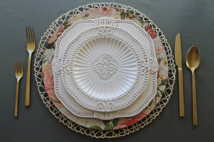 Floral charger plate