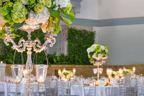 Floral arrangements for weddings