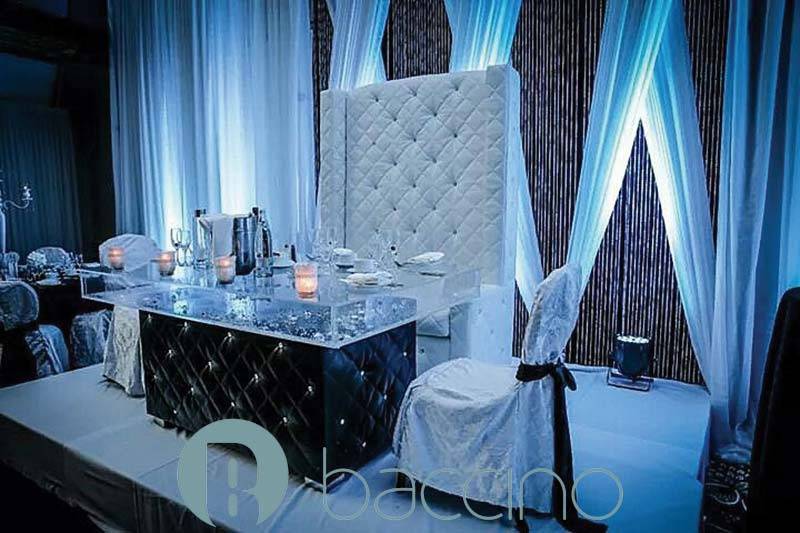 Intimate sweetheart table.