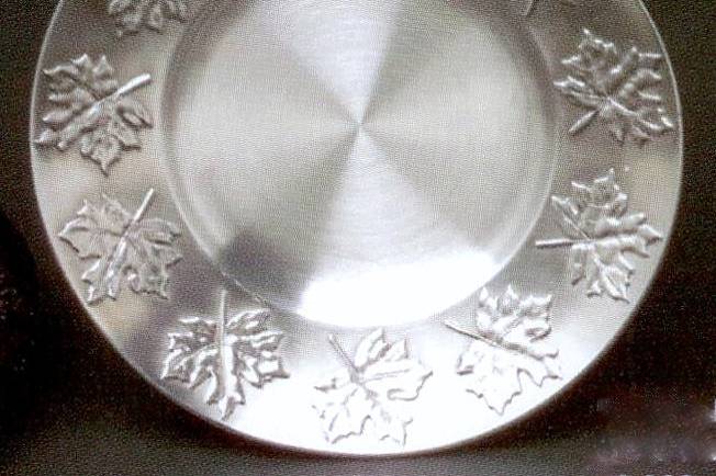 Maple leaf dish