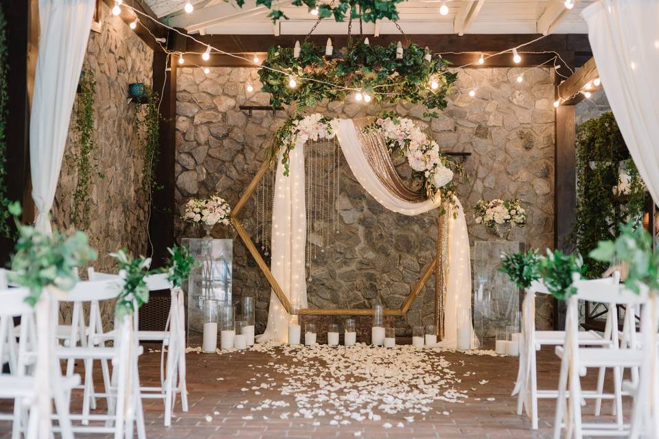 Barn Wedding Decor