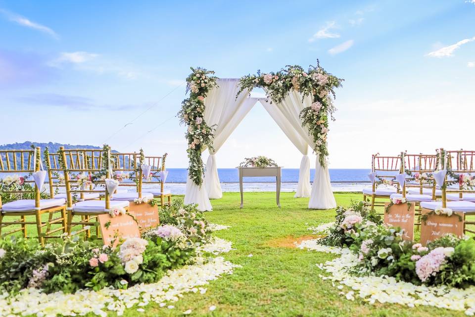 Lakeside Wedding Decor