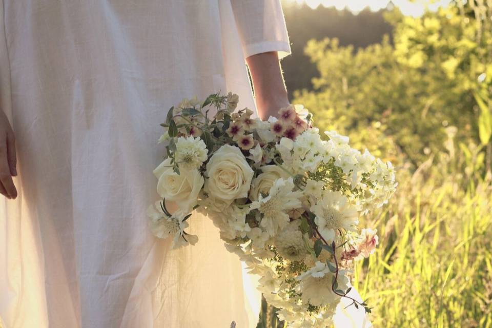 Summer whites bridal bouquet