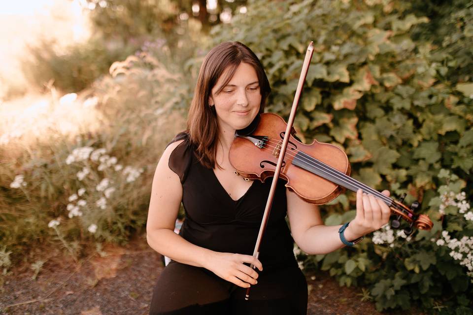 Elizabeth Massi, violin 2