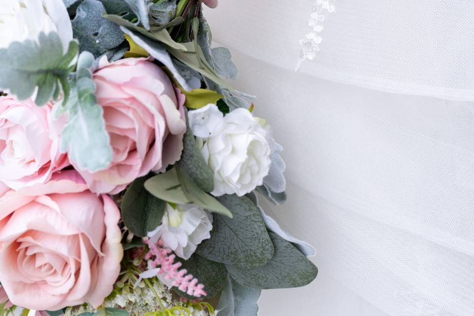 Mintroomstudios bride deatils